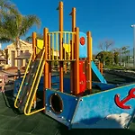 Luzbay Pool