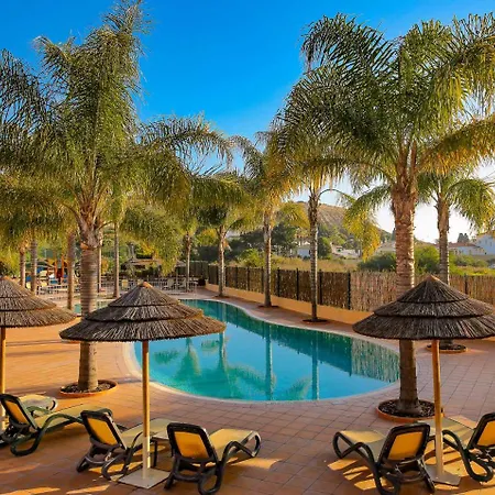 Luzbay Pool
