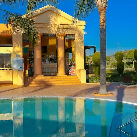 Апартаменты Luzbay Pool