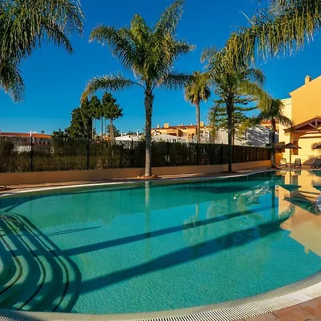 Luzbay Pool *