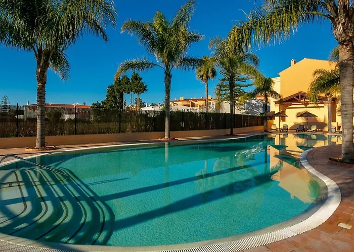 Luzbay Pool *